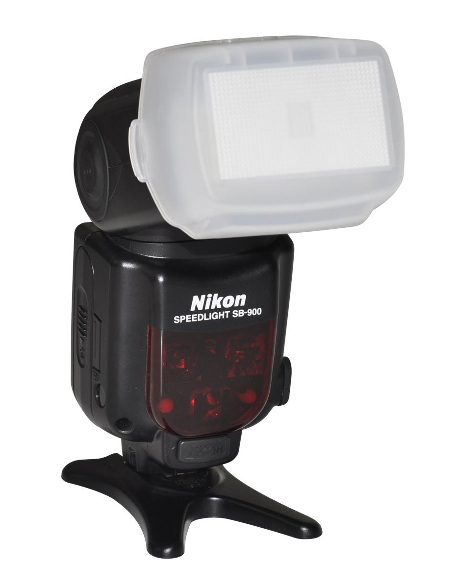 Flama FL-SB900 рассеиватель для вспышки Nikon SB910 и SB900 Flama FL-SB900 рассеиватель для вспышки Nikon SB910 и SB900Рассеиватель Flama FL-SB900 предназначен для использования со вспышками Nikon SB910 и SB900. Помогает смягчить световой поток и световые переходы, создать мягкое и гладкое освещение. С помощью данного аксессуара возможно уменьшить отражения, избежать резк...<br>