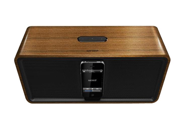 Акустическая система для iPhone/iPod Sonoro CuboDock Walnuss-Black Акустическая система для iPhone/iPod Sonoro CuboDock Walnuss-BlackАкустическая система Sonoro CuboDock заполнит помещение звуком отличного качества: басы без всякого дребезжания, неподражаемо чистый вокал, стерео-аранжировка. И все это по беспроводной связи с вашего iPhone, iPad или iPod! Sonoro CuboDock показывает лу...<br>