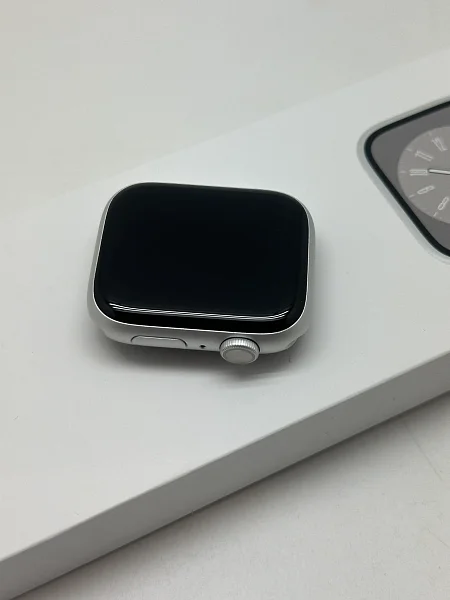 Apple Watch Series 8 GPS 45mm Aluminium Case with Silver/White Sport Band M/L (MP6Q3)