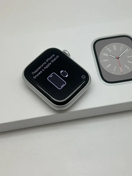 Apple Watch Series 8 GPS 45mm Aluminium Case with Silver/White Sport Band M/L (MP6Q3)