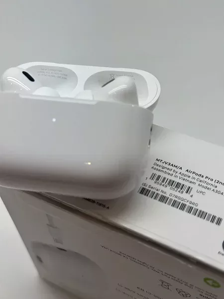 Беспроводные наушники Apple AirPods Pro (2nd gen) MagSafe Case USB-C White (Белый) MTJV3