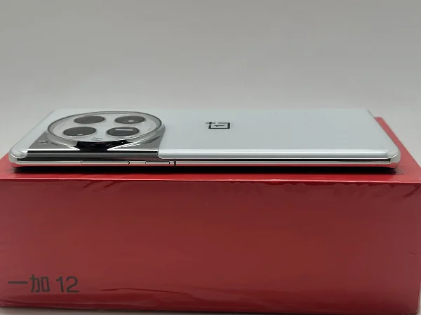OnePlus 12 24/1Tb White (CN) (Белый) 2Sim