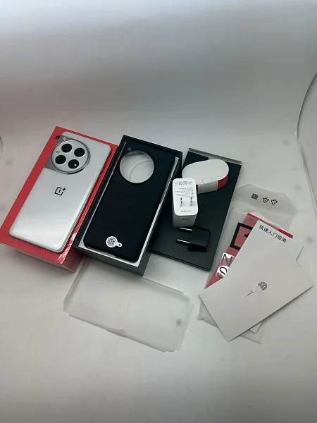 OnePlus 12 24/1Tb White (CN) (Белый) 2Sim