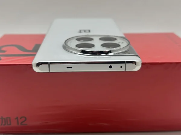 OnePlus 12 24/1Tb White (CN) (Белый) 2Sim
