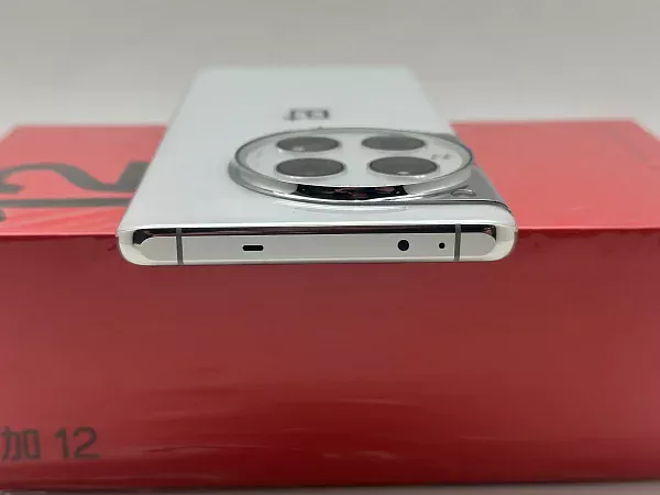 OnePlus 12 24/1Tb White (CN) (Белый) 2Sim