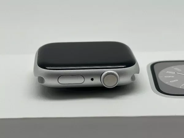 Apple Watch Series 8 GPS 45mm Aluminium Case with Silver/White Sport Band M/L (MP6Q3)