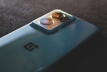 OnePlus 13 может получить чип Snapdragon 8 Gen 4