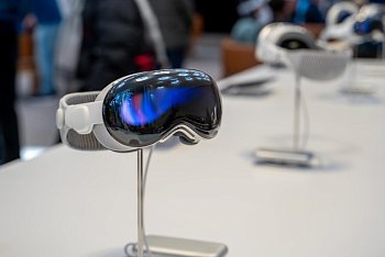 Apple, возможно, планирует сделать Vision Pro дешевле и легче