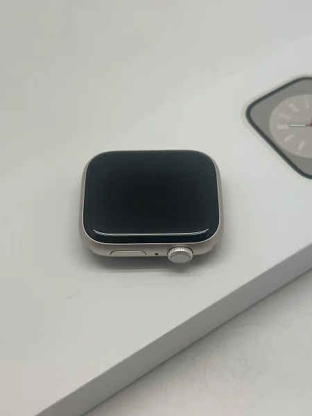 Apple Watch Series 8 GPS 45mm Aluminium Case with Starlight Sport Band M/L (MNUQ3)