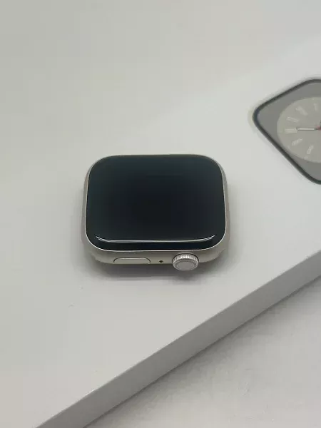 Apple Watch Series 8 GPS 45mm Aluminium Case with Starlight Sport Band M/L (MNUQ3)