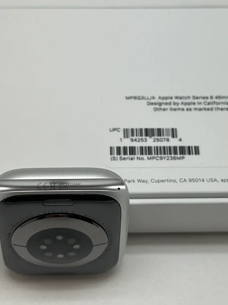 Apple Watch Series 8 GPS 45mm Aluminium Case with Silver/White Sport Band M/L (MP6Q3)