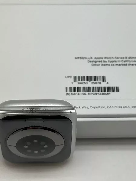 Apple Watch Series 8 GPS 45mm Aluminium Case with Silver/White Sport Band M/L (MP6Q3)