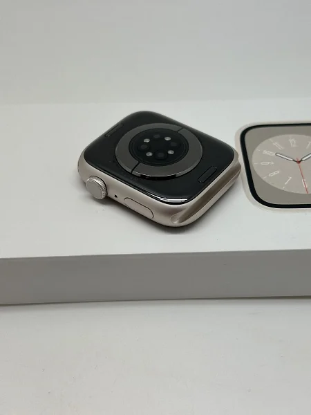 Apple Watch Series 8 GPS 45mm Aluminium Case with Starlight Sport Band M/L (MNUQ3)