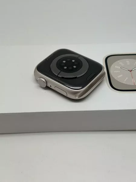Apple Watch Series 8 GPS 45mm Aluminium Case with Starlight Sport Band M/L (MNUQ3)