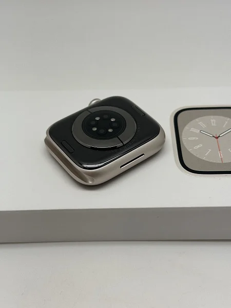 Apple Watch Series 8 GPS 45mm Aluminium Case with Starlight Sport Band M/L (MNUQ3)