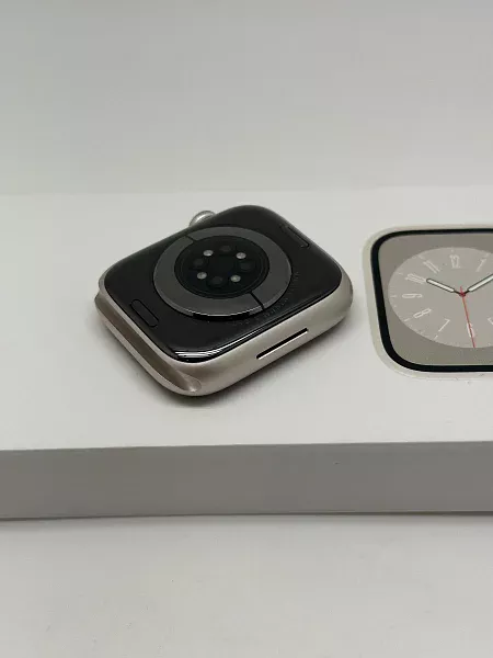 Apple Watch Series 8 GPS 45mm Aluminium Case with Starlight Sport Band M/L (MNUQ3)