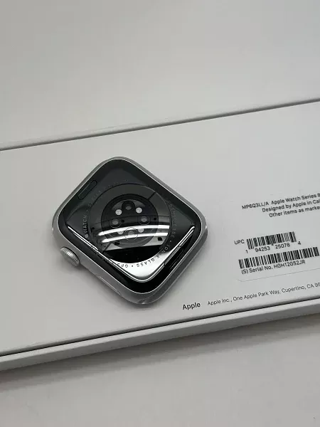 Apple Watch Series 8 GPS 45mm Aluminium Case with Silver/White Sport Band M/L (MP6Q3)