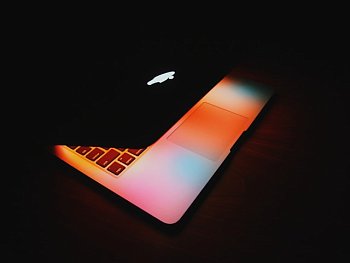 Apple думает над сотовой связью для Mac