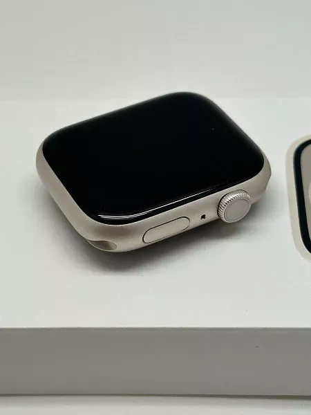 Apple Watch Series 8 GPS 45mm Aluminium Case with Starlight Sport Band M/L (MNUQ3)