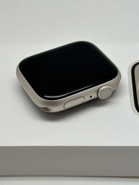 Apple Watch Series 8 GPS 45mm Aluminium Case with Starlight Sport Band M/L (MNUQ3)