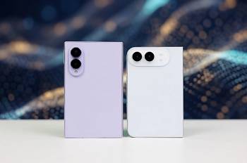 Основные отличия Z Fold 8 против iPhone Ultra