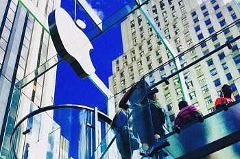 Apple отчиталась о рекордных доходах